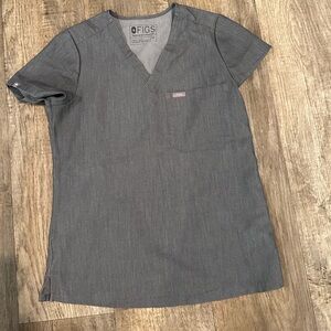 Woman’s graphite scrub top